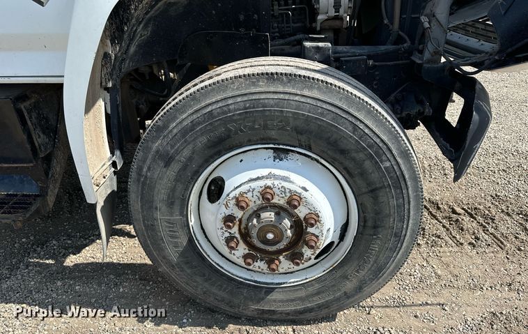 image for item MQ9300 1990 Ford F800  box truck