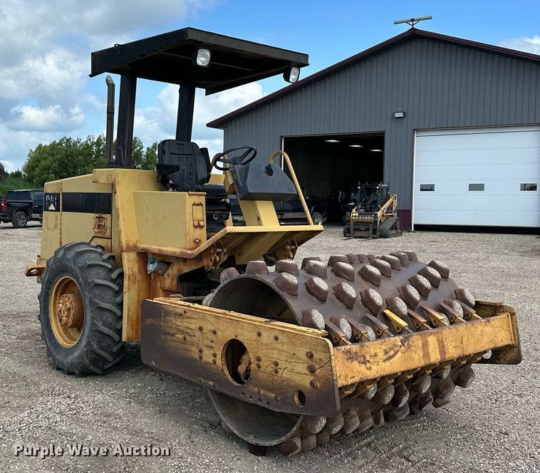 image for item MQ9301 1995 Caterpillar CP433C  single drum vibratory roller