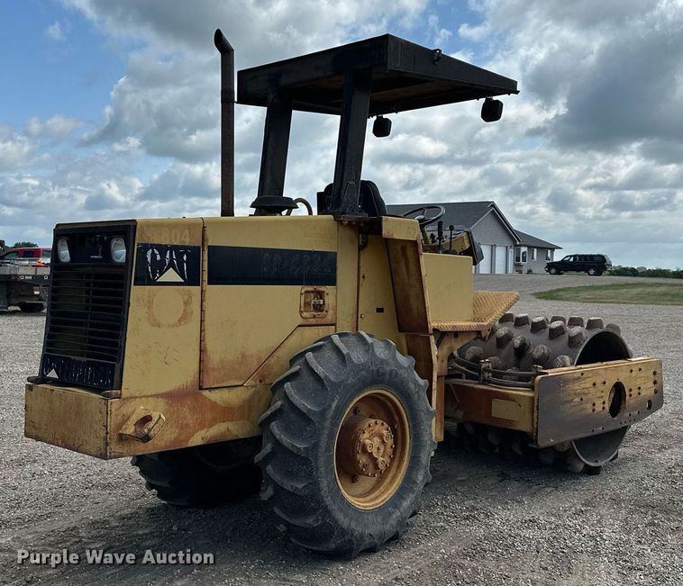 image for item MQ9301 1995 Caterpillar CP433C  single drum vibratory roller