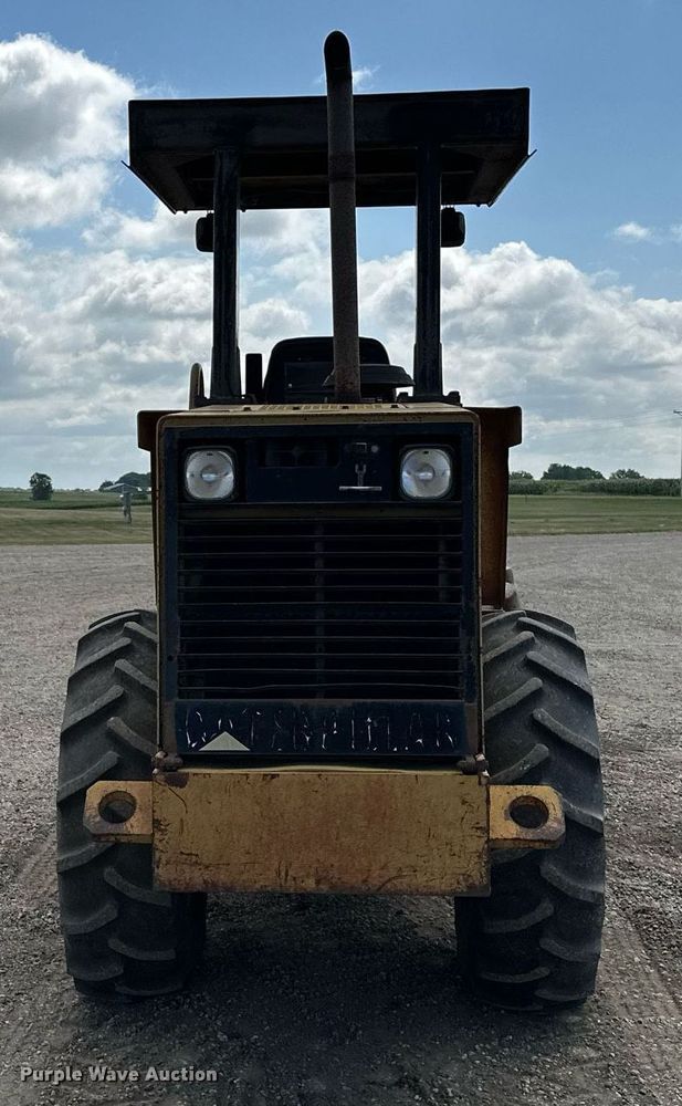 image for item MQ9301 1995 Caterpillar CP433C  single drum vibratory roller