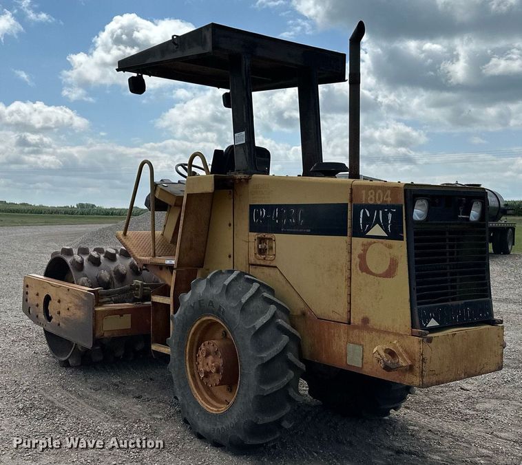 image for item MQ9301 1995 Caterpillar CP433C  single drum vibratory roller