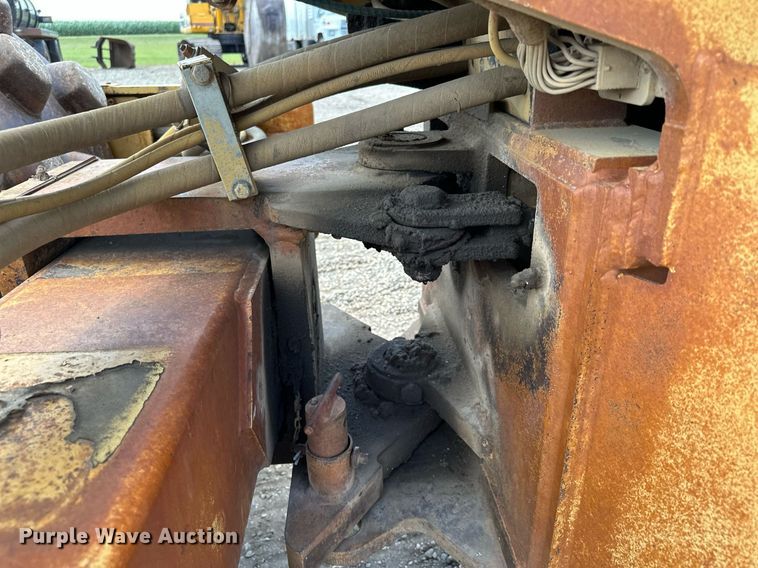 image for item MQ9301 1995 Caterpillar CP433C  single drum vibratory roller