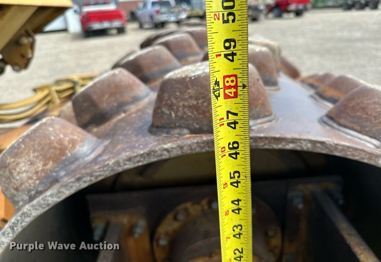 image for item MQ9301 1995 Caterpillar CP433C  single drum vibratory roller