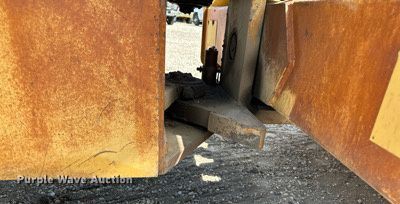 image for item MQ9301 1995 Caterpillar CP433C  single drum vibratory roller