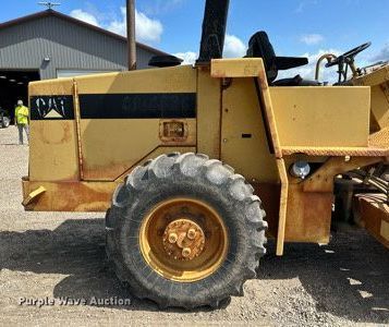 image for item MQ9301 1995 Caterpillar CP433C  single drum vibratory roller