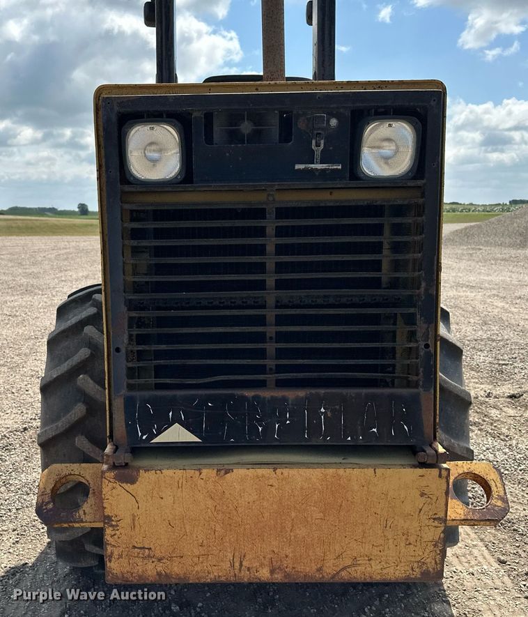 image for item MQ9301 1995 Caterpillar CP433C  single drum vibratory roller