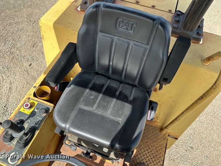 image for item MQ9301 1995 Caterpillar CP433C  single drum vibratory roller