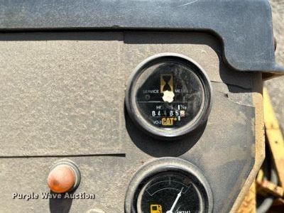 image for item MQ9301 1995 Caterpillar CP433C  single drum vibratory roller