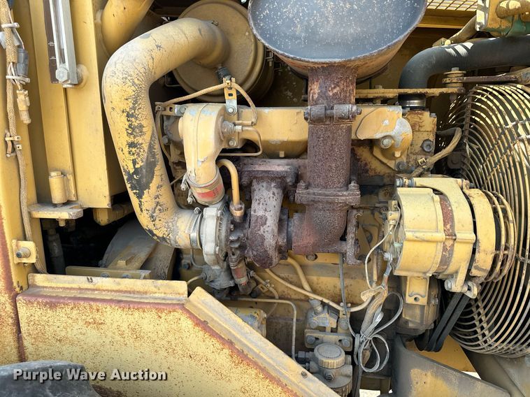 image for item MQ9301 1995 Caterpillar CP433C  single drum vibratory roller