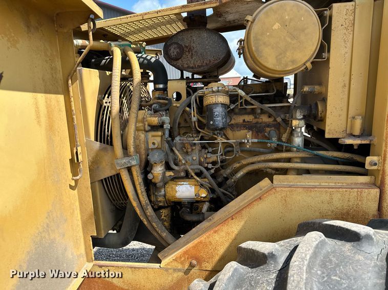 image for item MQ9301 1995 Caterpillar CP433C  single drum vibratory roller