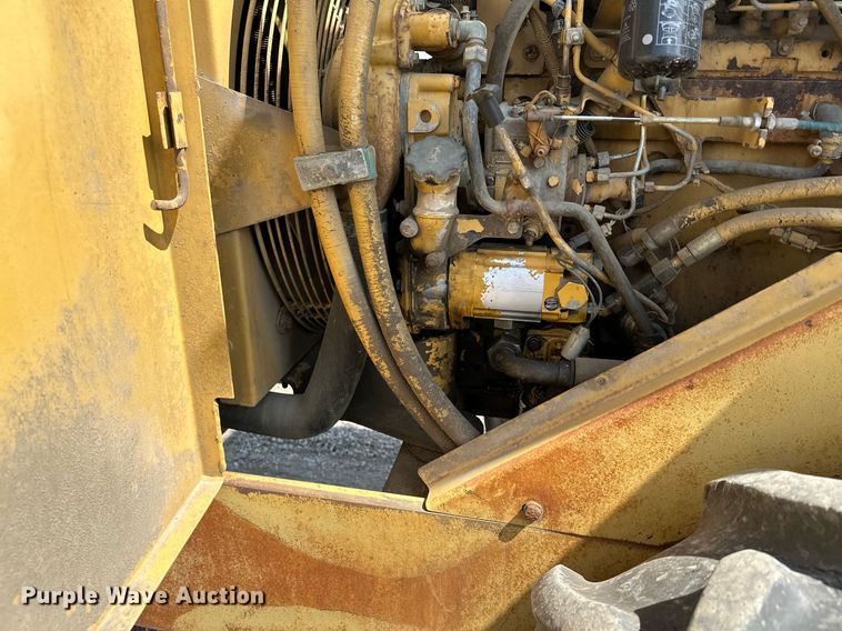 image for item MQ9301 1995 Caterpillar CP433C  single drum vibratory roller