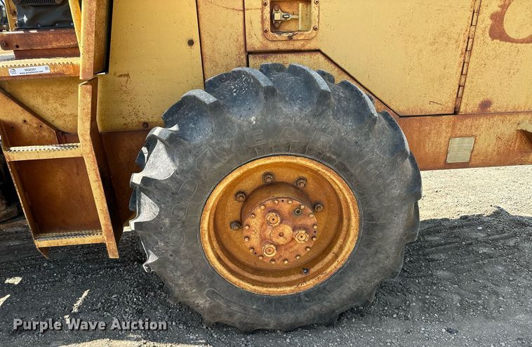 image for item MQ9301 1995 Caterpillar CP433C  single drum vibratory roller