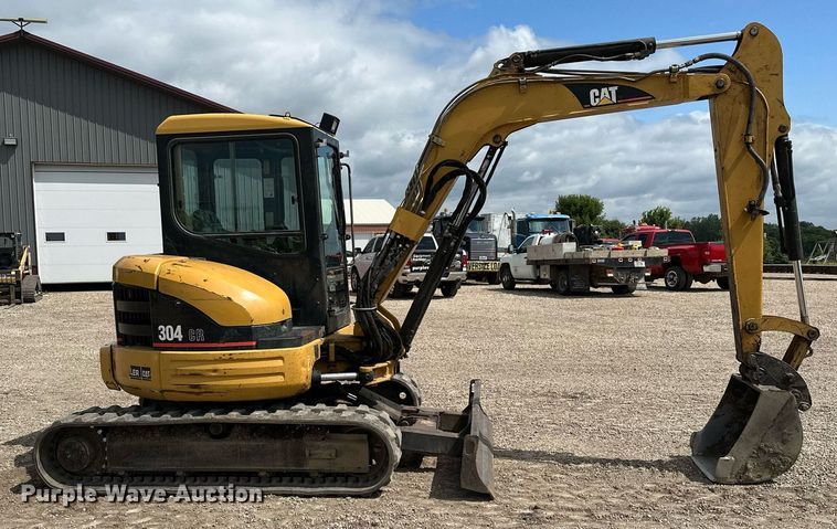 image for item MQ9302 2004 Caterpillar 304CR  mini excavator