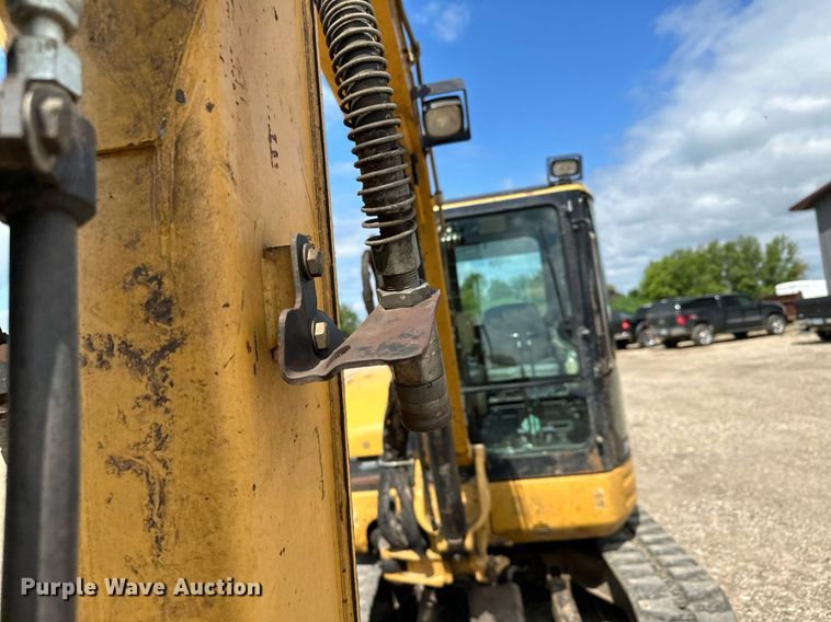 image for item MQ9302 2004 Caterpillar 304CR  mini excavator