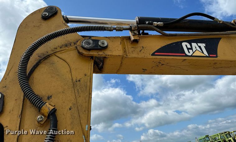 image for item MQ9302 2004 Caterpillar 304CR  mini excavator