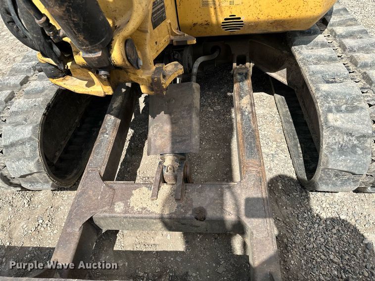 image for item MQ9302 2004 Caterpillar 304CR  mini excavator