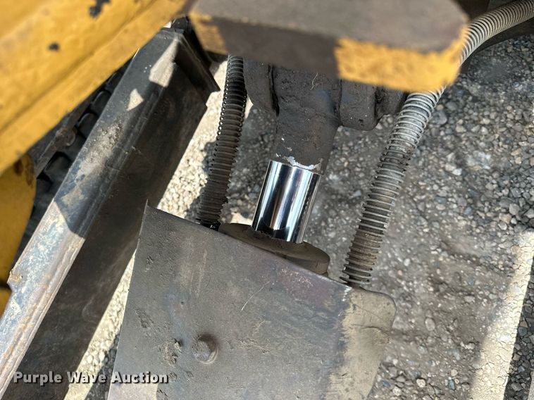 image for item MQ9302 2004 Caterpillar 304CR  mini excavator