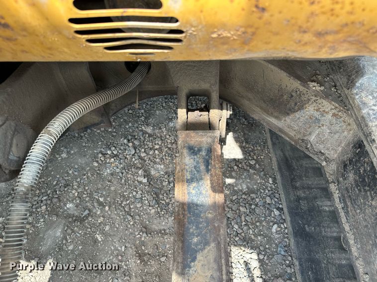 image for item MQ9302 2004 Caterpillar 304CR  mini excavator