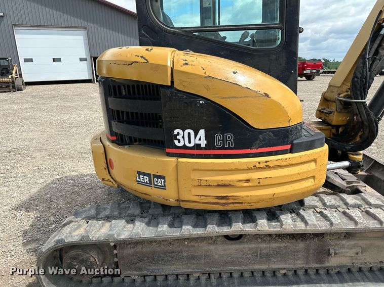 image for item MQ9302 2004 Caterpillar 304CR  mini excavator