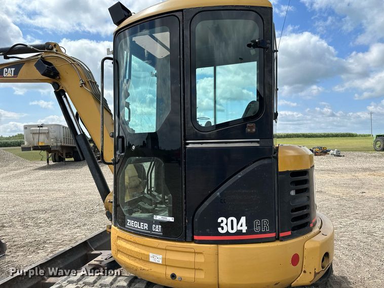 image for item MQ9302 2004 Caterpillar 304CR  mini excavator