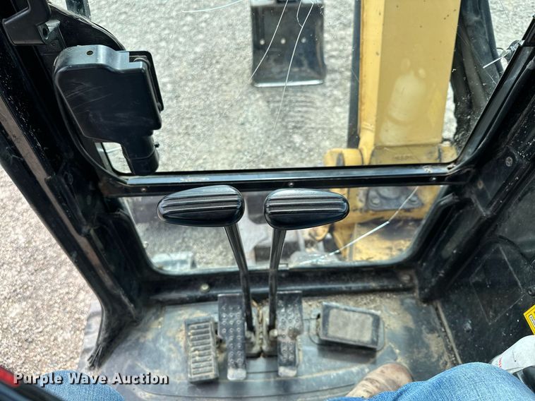 image for item MQ9302 2004 Caterpillar 304CR  mini excavator