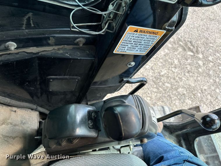 image for item MQ9302 2004 Caterpillar 304CR  mini excavator