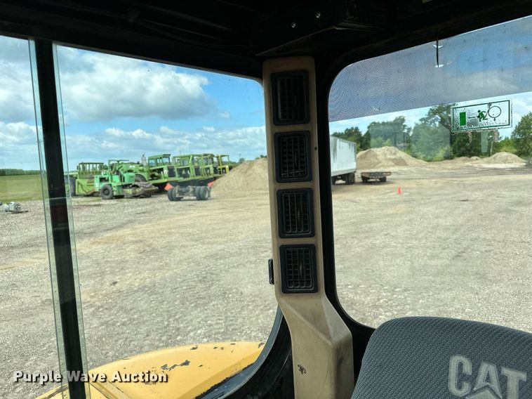 image for item MQ9302 2004 Caterpillar 304CR  mini excavator