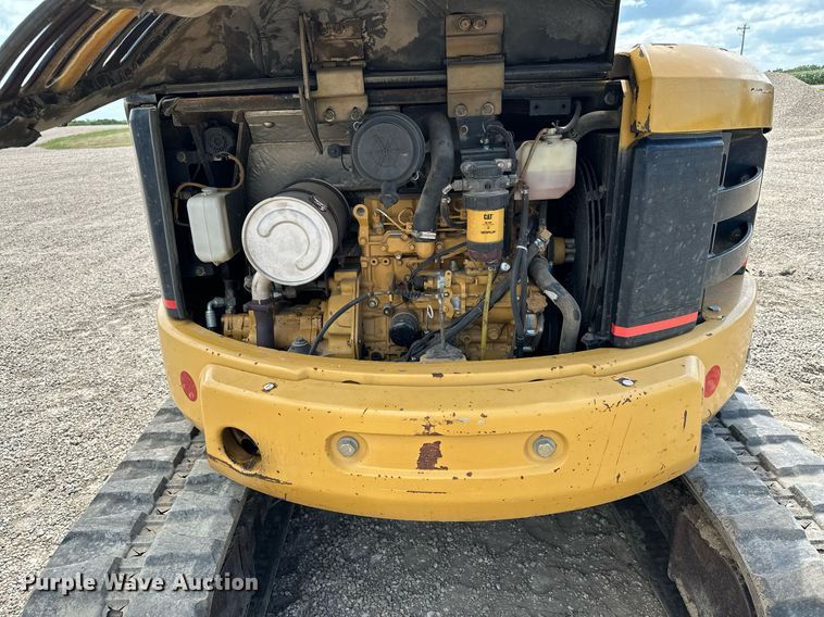 image for item MQ9302 2004 Caterpillar 304CR  mini excavator