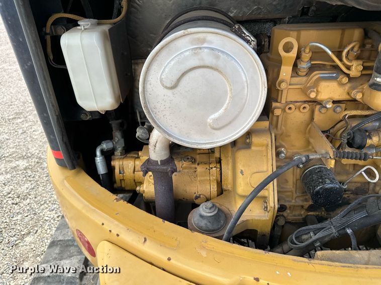 image for item MQ9302 2004 Caterpillar 304CR  mini excavator