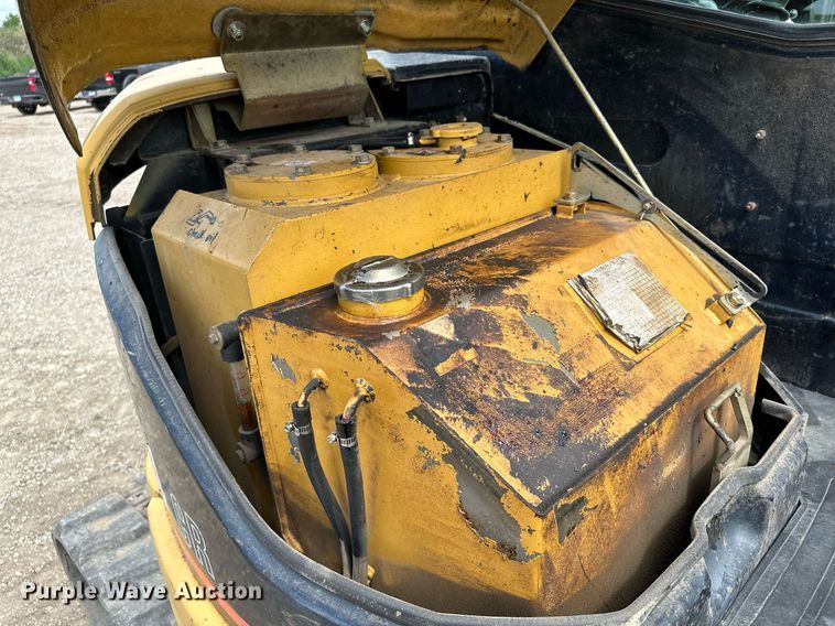 image for item MQ9302 2004 Caterpillar 304CR  mini excavator