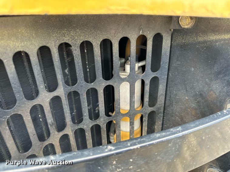 image for item MQ9302 2004 Caterpillar 304CR  mini excavator