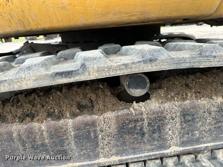 image for item MQ9302 2004 Caterpillar 304CR  mini excavator