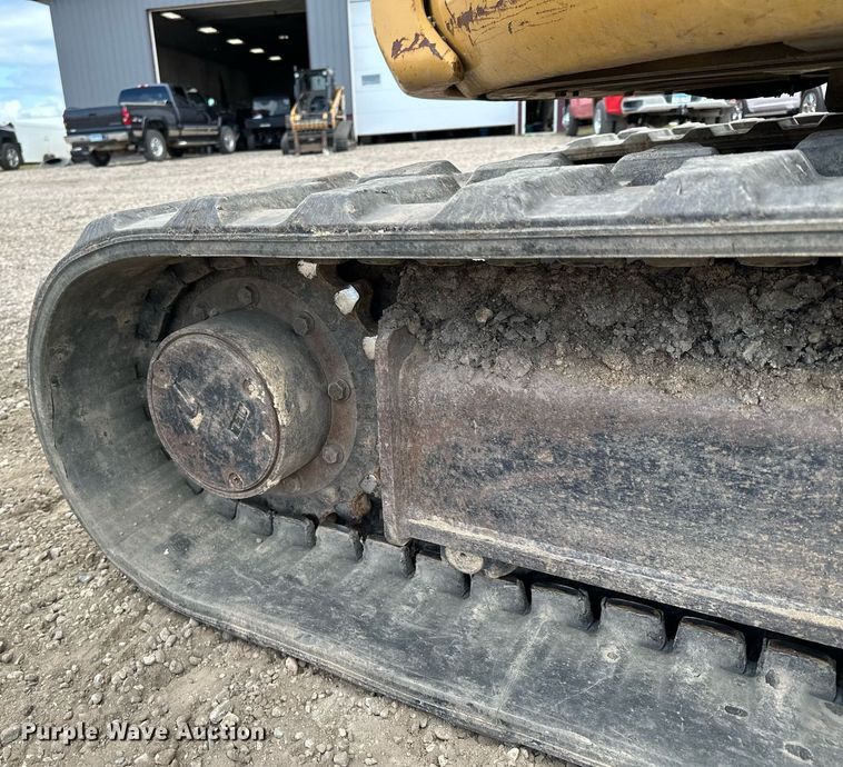 image for item MQ9302 2004 Caterpillar 304CR  mini excavator