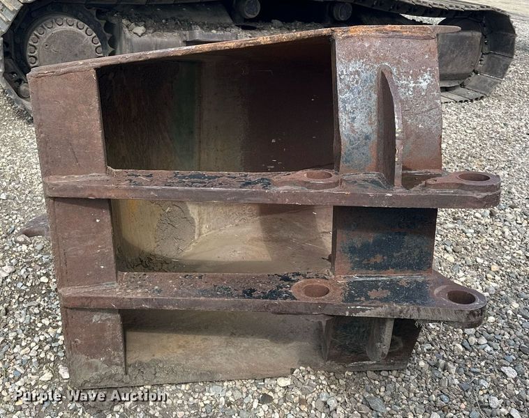 image for item MQ9307 Excavator bucket