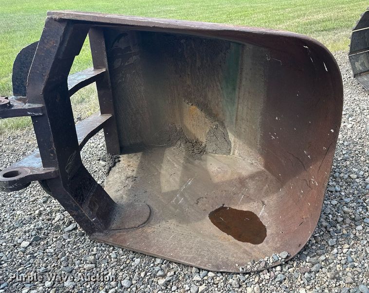 image for item MQ9307 Excavator bucket