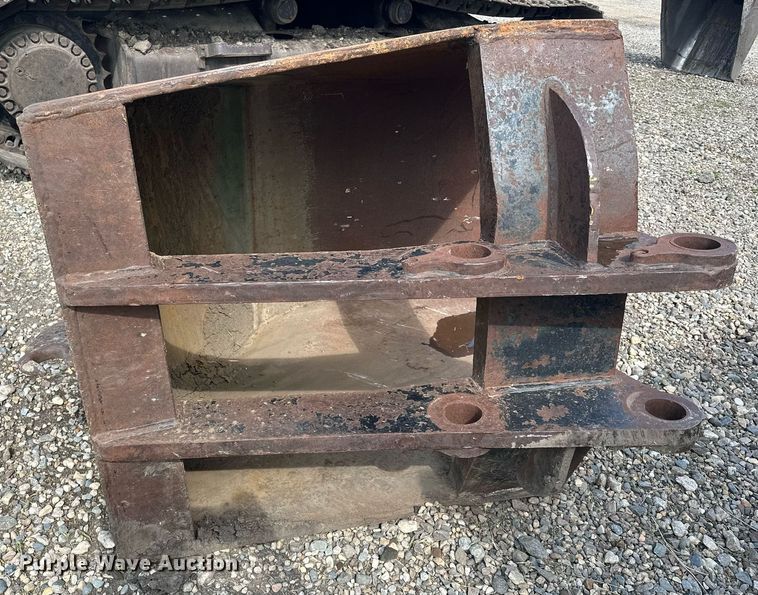 image for item MQ9307 Excavator bucket