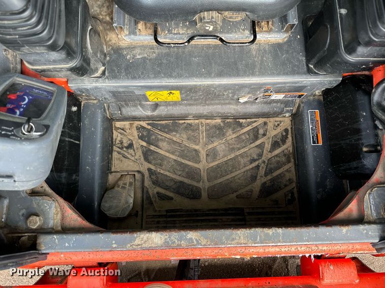 image for item MQ9308 2016 Kubota SSV75  skid steer loader