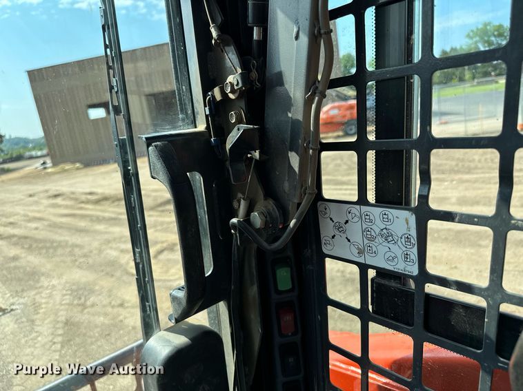 image for item MQ9308 2016 Kubota SSV75  skid steer loader