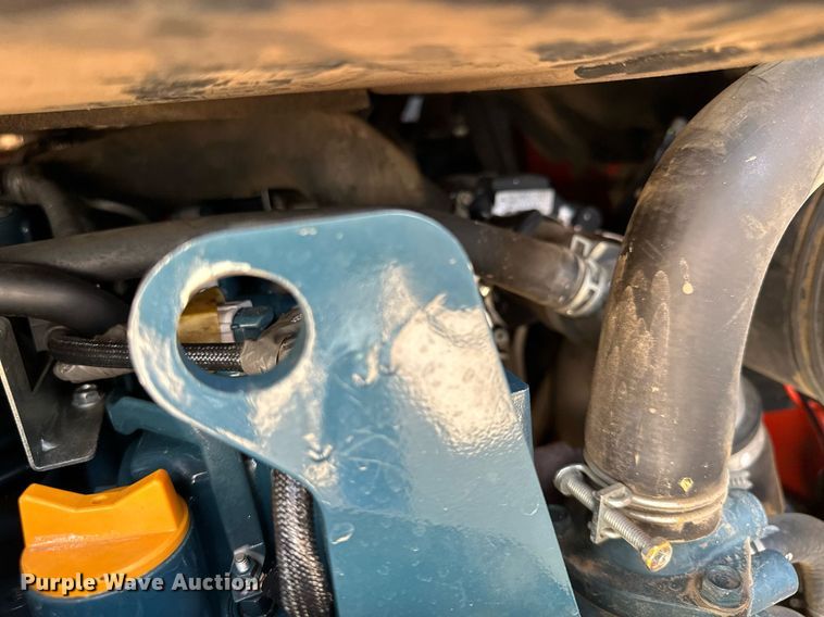 image for item MQ9308 2016 Kubota SSV75  skid steer loader