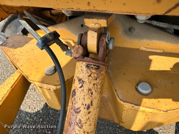 image for item MQ9309 1999 Case 860 Turbo  cable plow