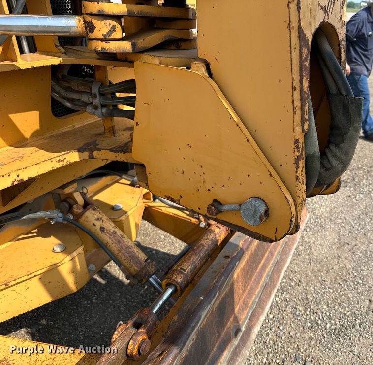 image for item MQ9309 1999 Case 860 Turbo  cable plow