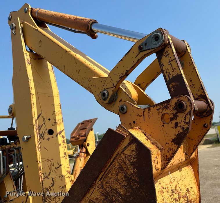 image for item MQ9309 1999 Case 860 Turbo  cable plow