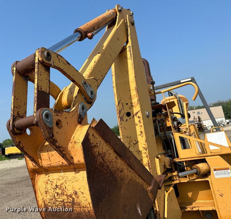 image for item MQ9309 1999 Case 860 Turbo  cable plow