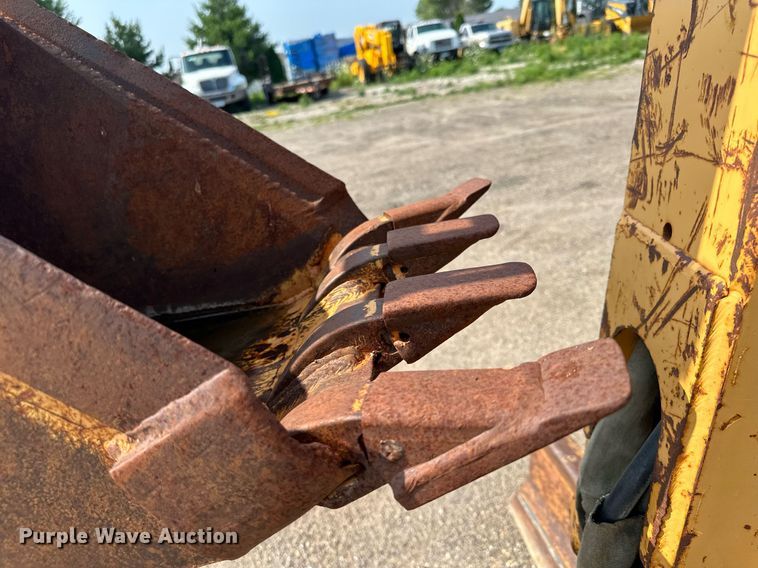 image for item MQ9309 1999 Case 860 Turbo  cable plow