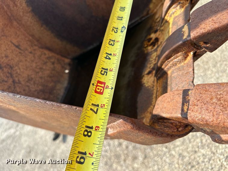 image for item MQ9309 1999 Case 860 Turbo  cable plow