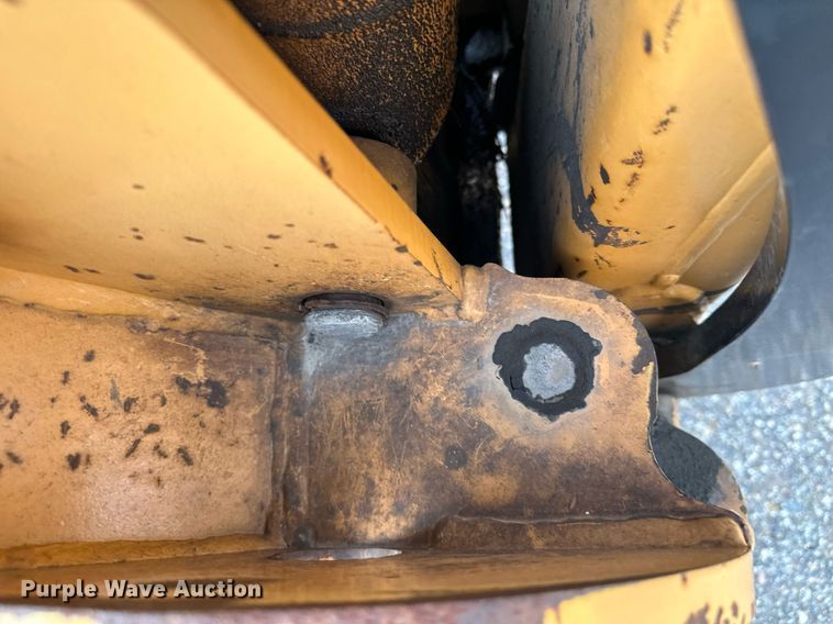 image for item MQ9309 1999 Case 860 Turbo  cable plow