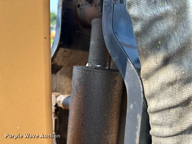 image for item MQ9309 1999 Case 860 Turbo  cable plow