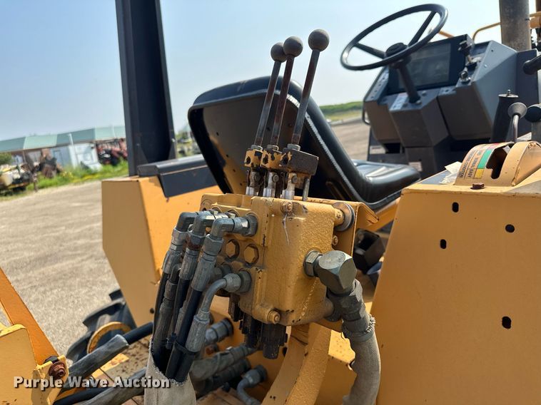 image for item MQ9309 1999 Case 860 Turbo  cable plow