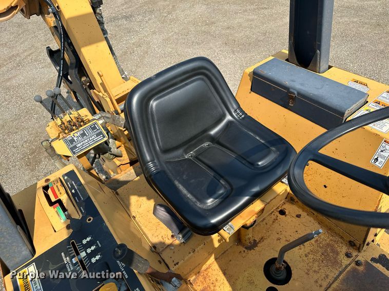 image for item MQ9309 1999 Case 860 Turbo  cable plow