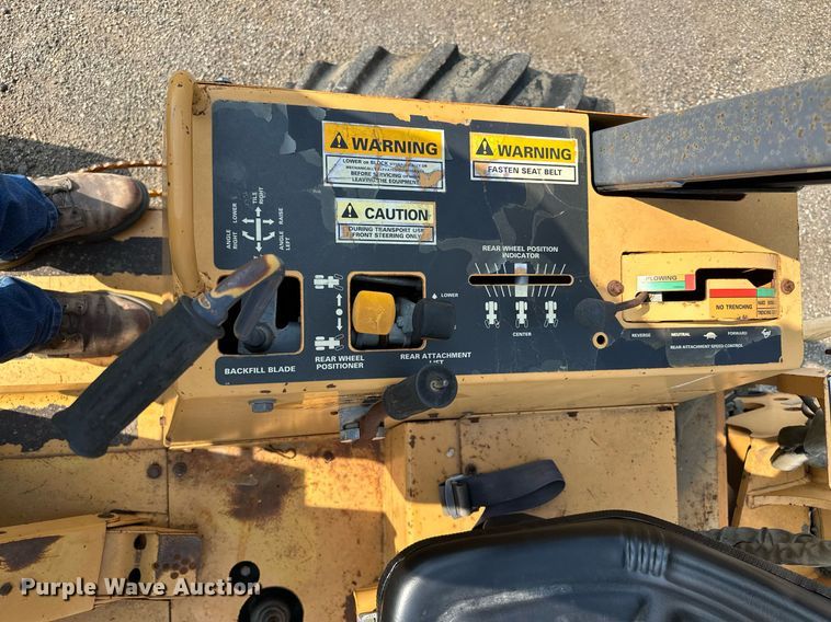 image for item MQ9309 1999 Case 860 Turbo  cable plow